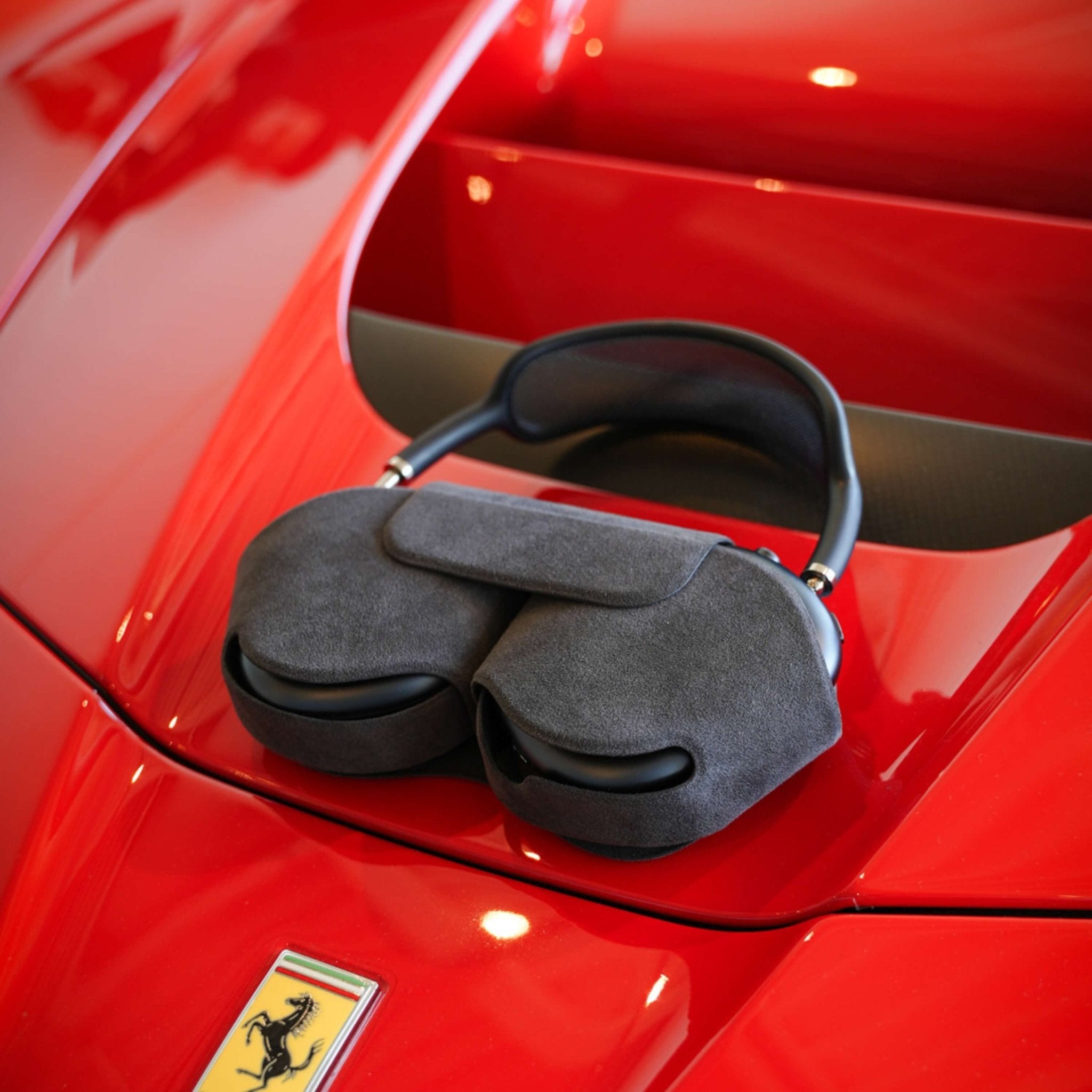 AirPods Max Alcantara Smart Case - Space Grey - Alcanside