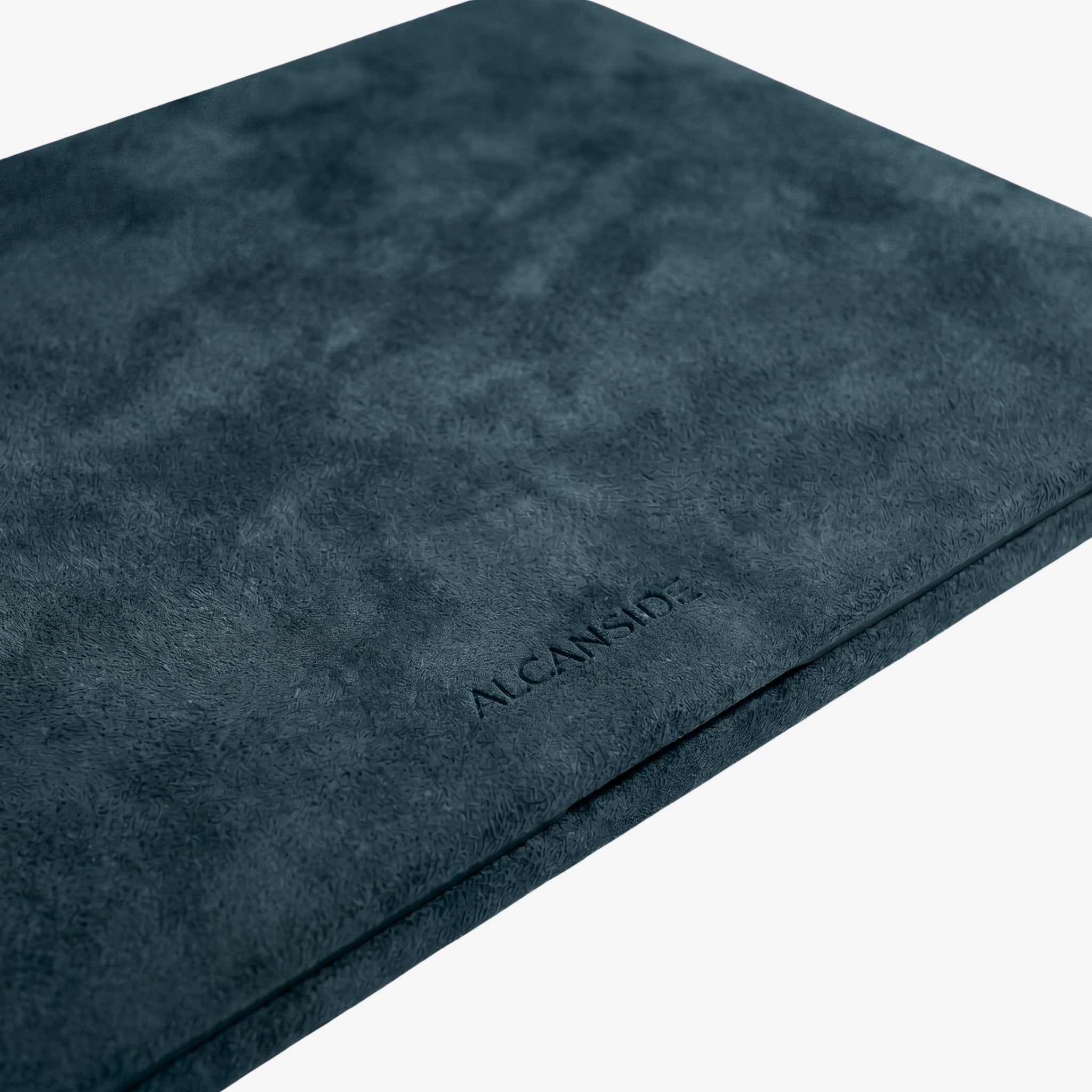 Alcantara MacBook Pro & Pro Max Cover - For 14 inch (2021 - 2025) - Navy Blue - Alcanside