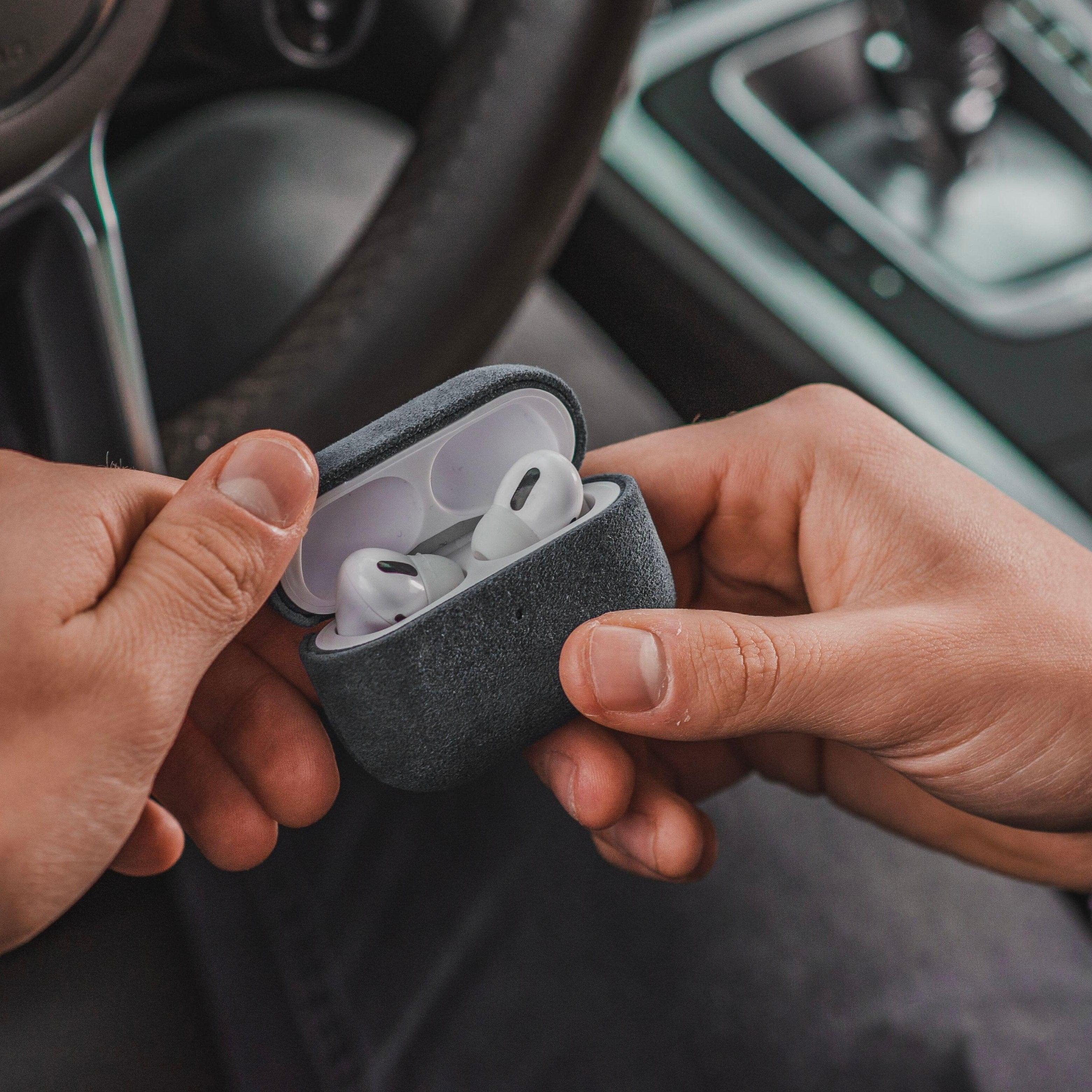 AirPods 1/2 Gen Alcantara Case - Space Grey - Alcanside