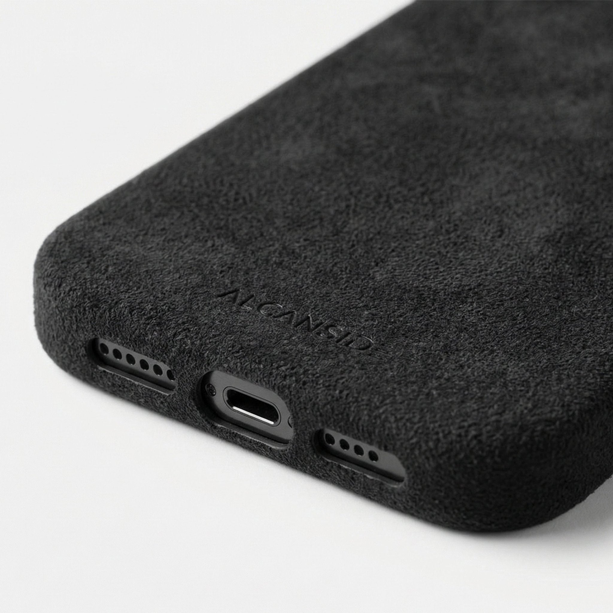 iPhone 15 Pro Max - Alcantara Case - Deep Black - Alcanside